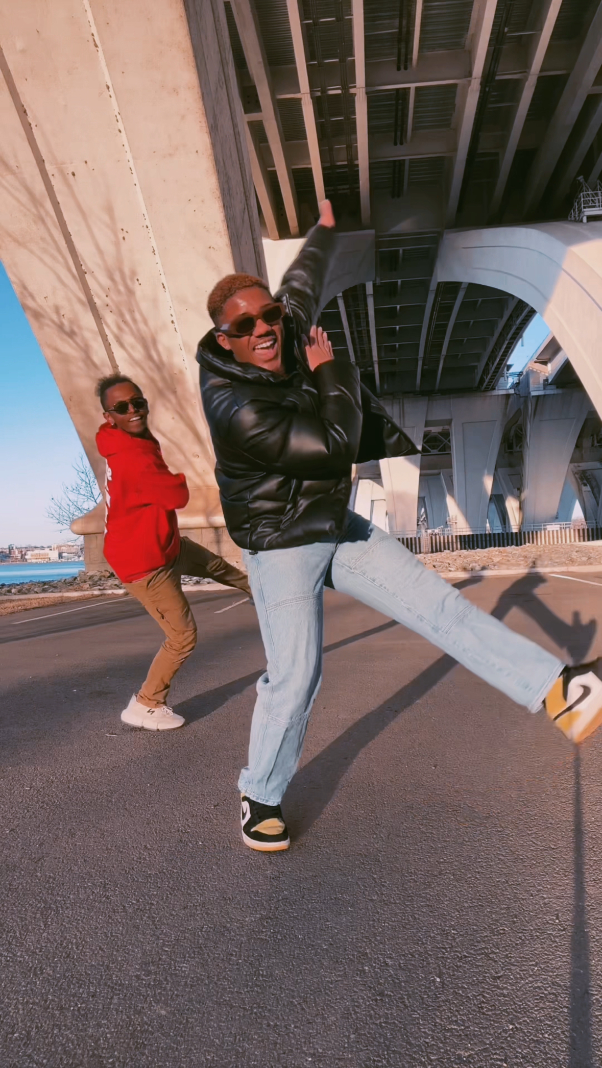 Meni in a dance collaboration with dancer AV, 2024.