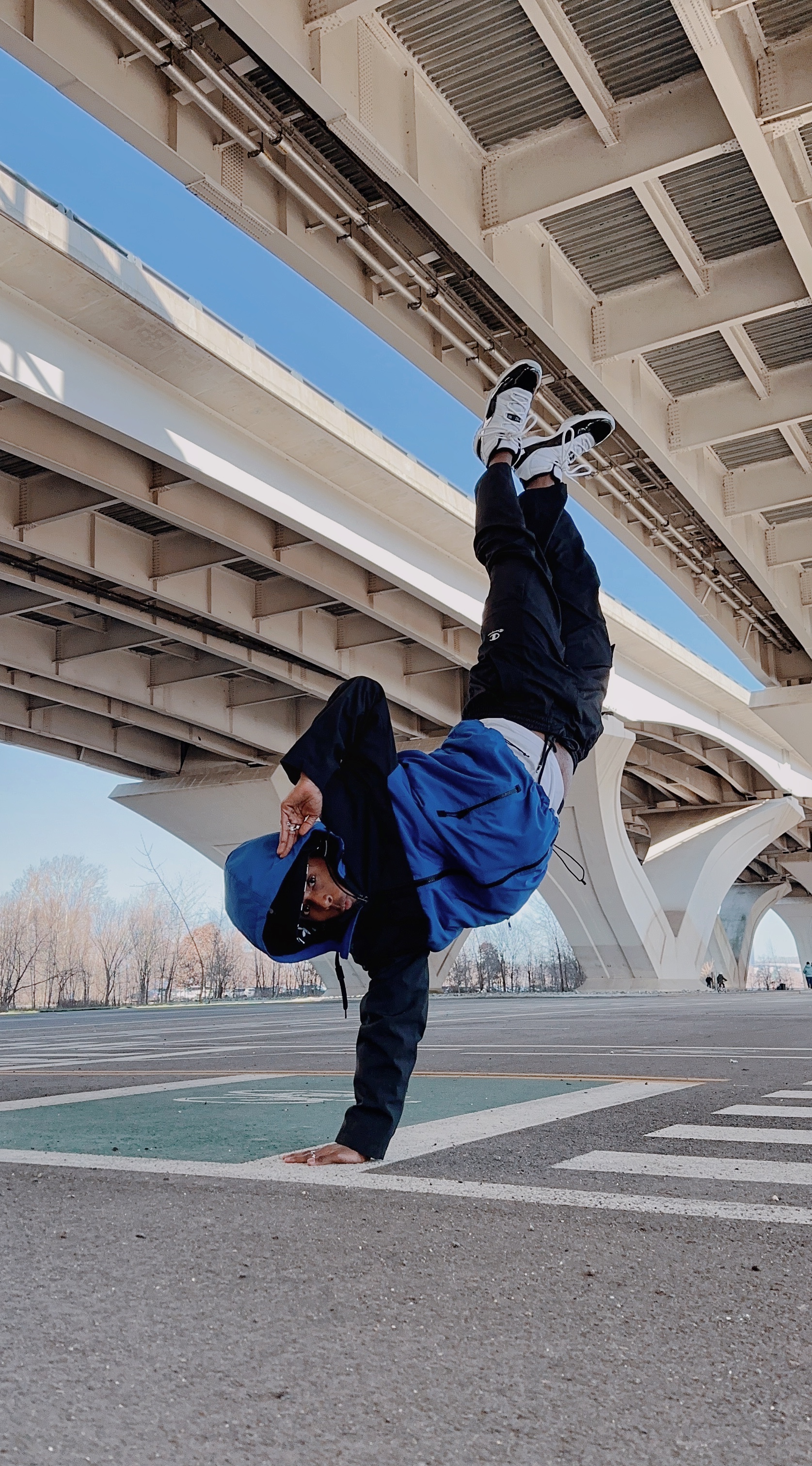 Meni nailing his first handstand, 2024.